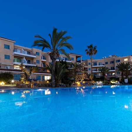 105 Kings Palace - Fabulous 2 Bed, 2 Bath, Large Patio With Garden - Sea Views Paphos Buitenkant foto