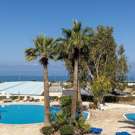 105 Kings Palace - Fabulous 2 Bed, 2 Bath, Large Patio With Garden - Sea Views Paphos Buitenkant foto
