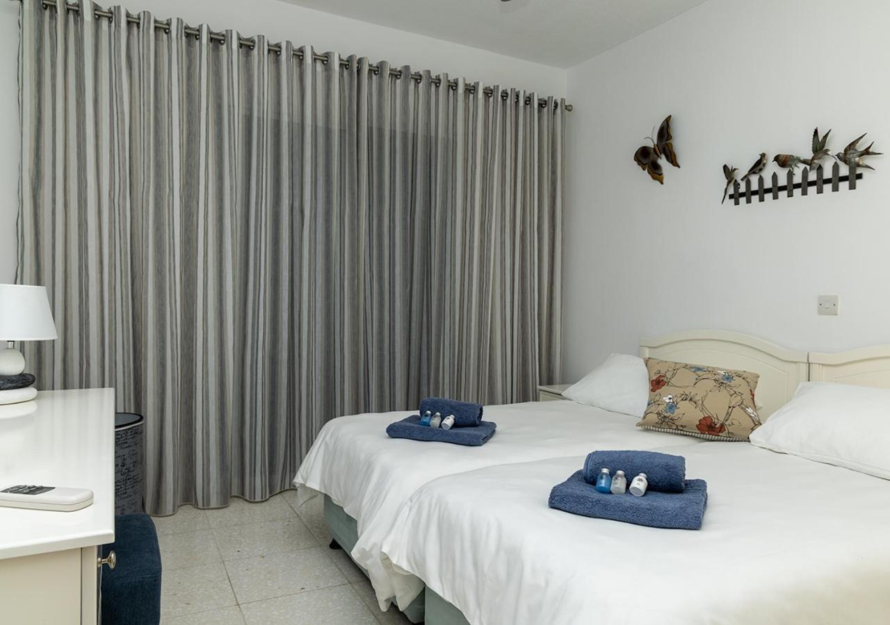 105 Kings Palace - Fabulous 2 Bed, 2 Bath, Large Patio With Garden - Sea Views Paphos Buitenkant foto
