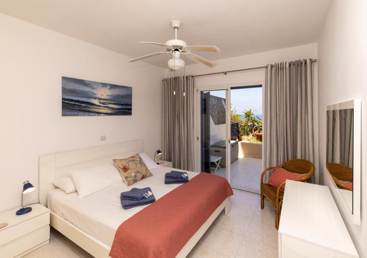 105 Kings Palace - Fabulous 2 Bed, 2 Bath, Large Patio With Garden - Sea Views Paphos Buitenkant foto