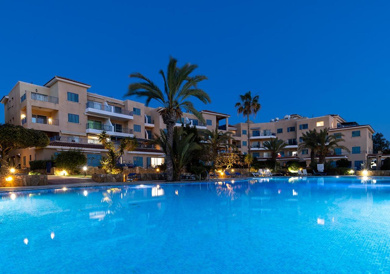 105 Kings Palace - Fabulous 2 Bed, 2 Bath, Large Patio With Garden - Sea Views Paphos Buitenkant foto