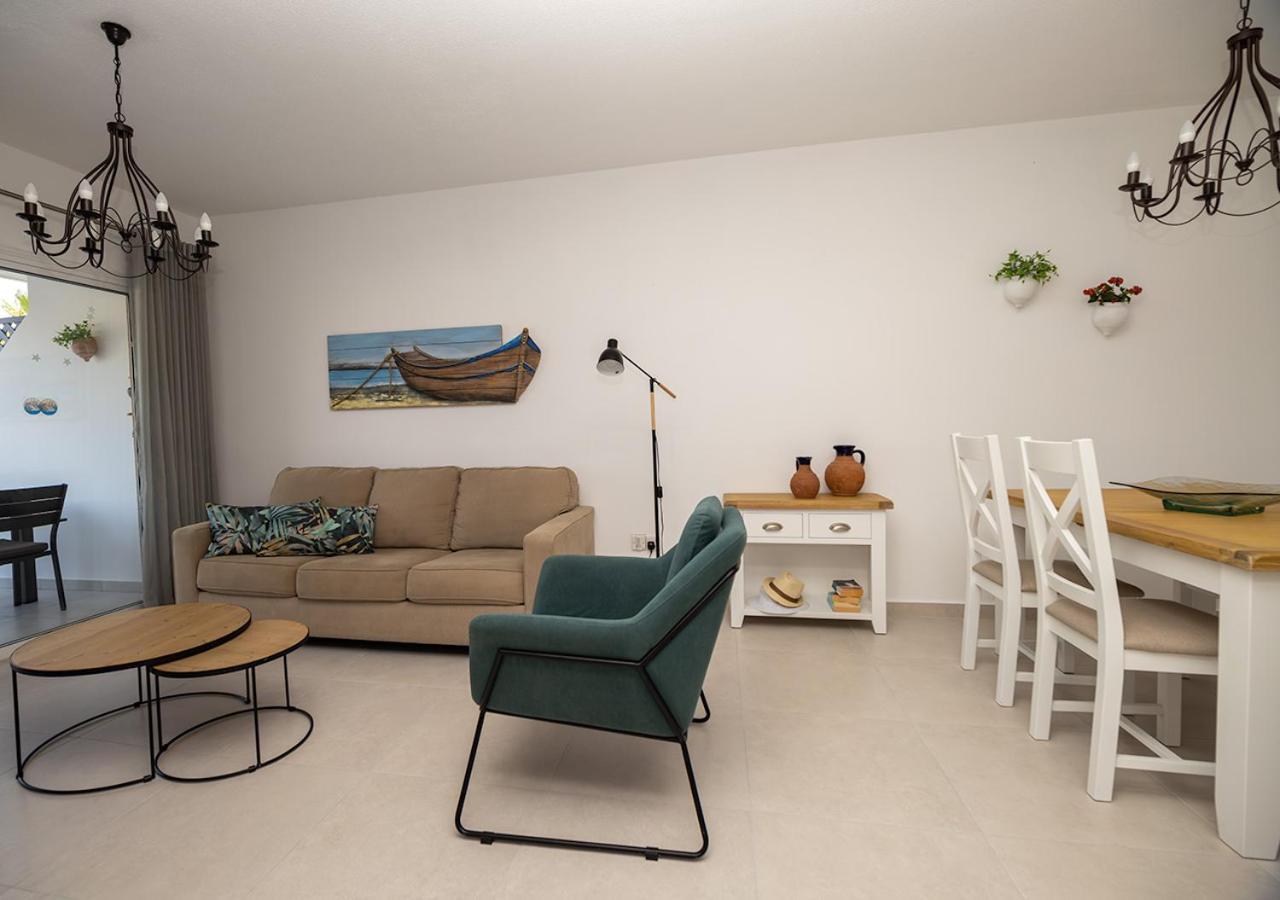 105 Kings Palace - Fabulous 2 Bed, 2 Bath, Large Patio With Garden - Sea Views Paphos Buitenkant foto