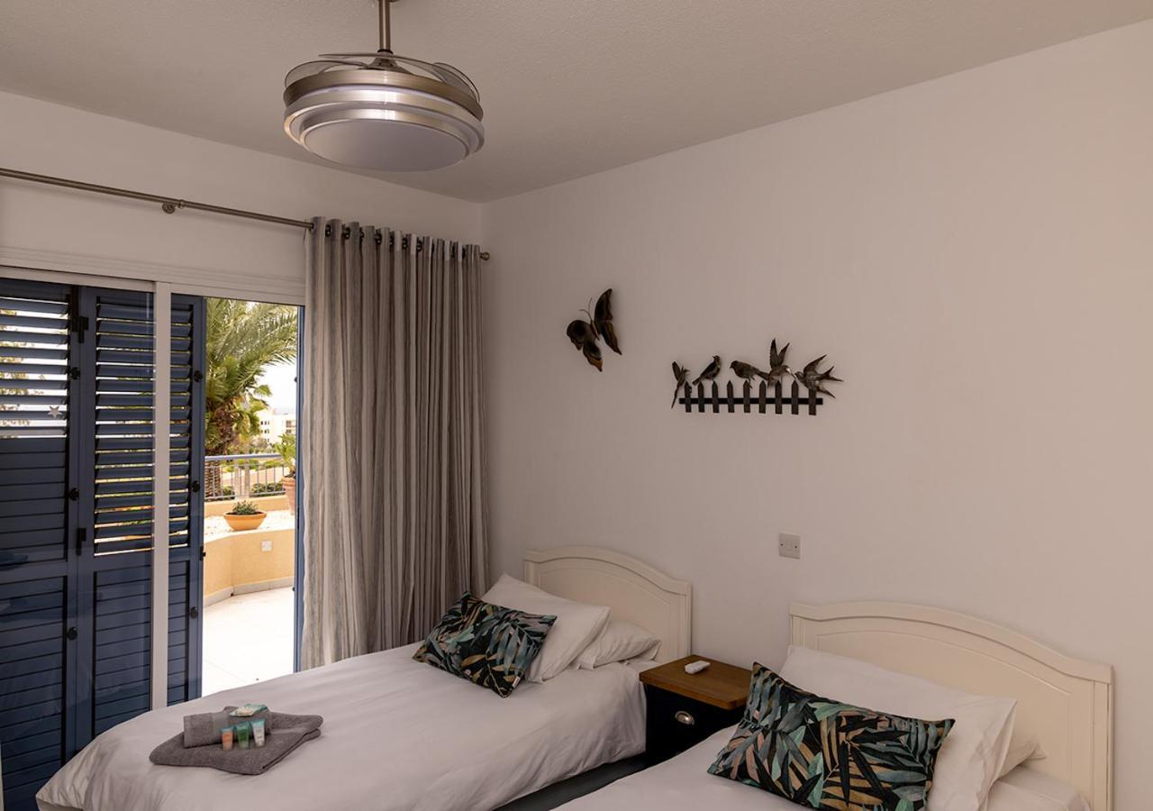 105 Kings Palace - Fabulous 2 Bed, 2 Bath, Large Patio With Garden - Sea Views Paphos Buitenkant foto