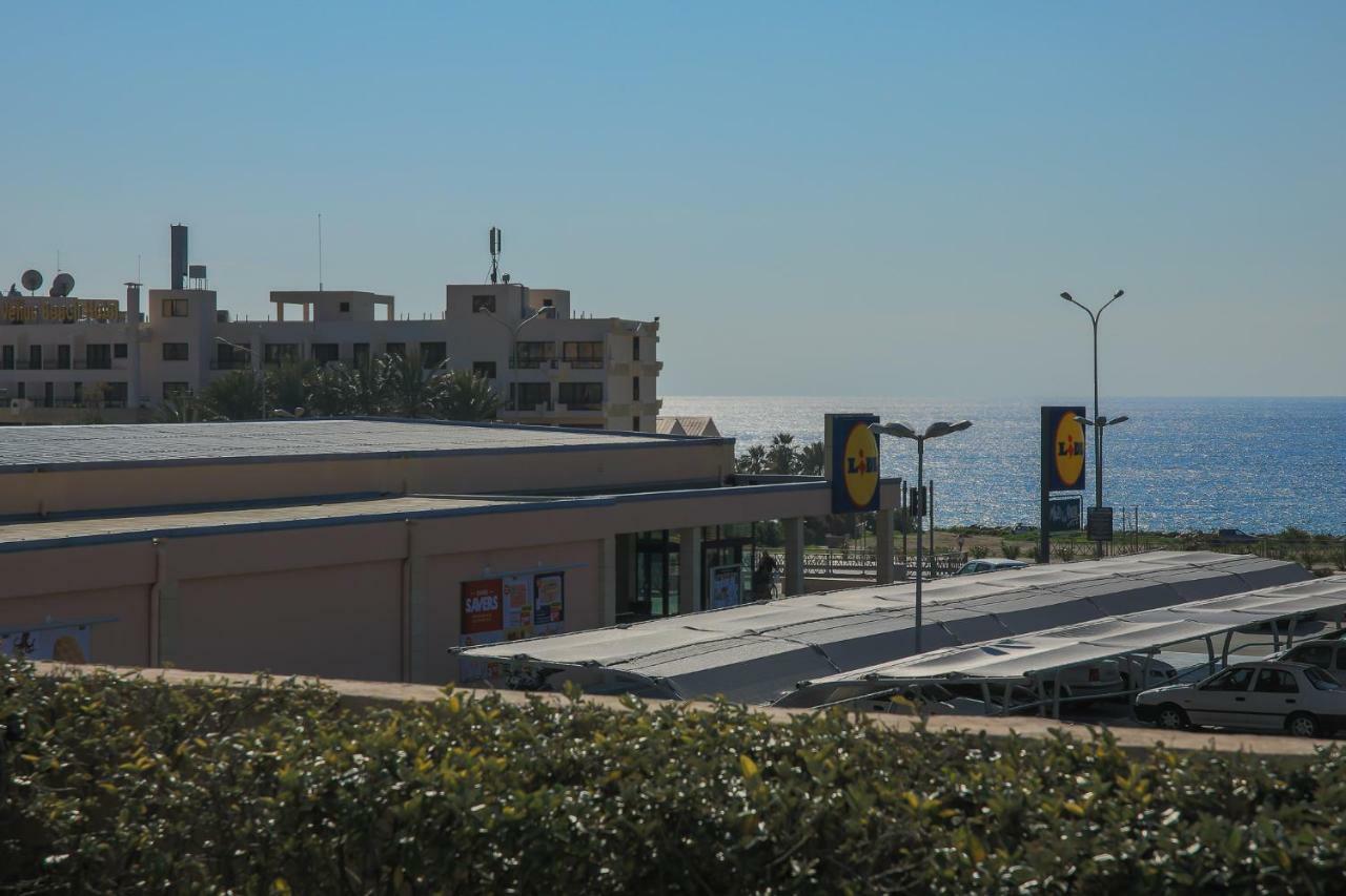 105 Kings Palace - Fabulous 2 Bed, 2 Bath, Large Patio With Garden - Sea Views Paphos Buitenkant foto