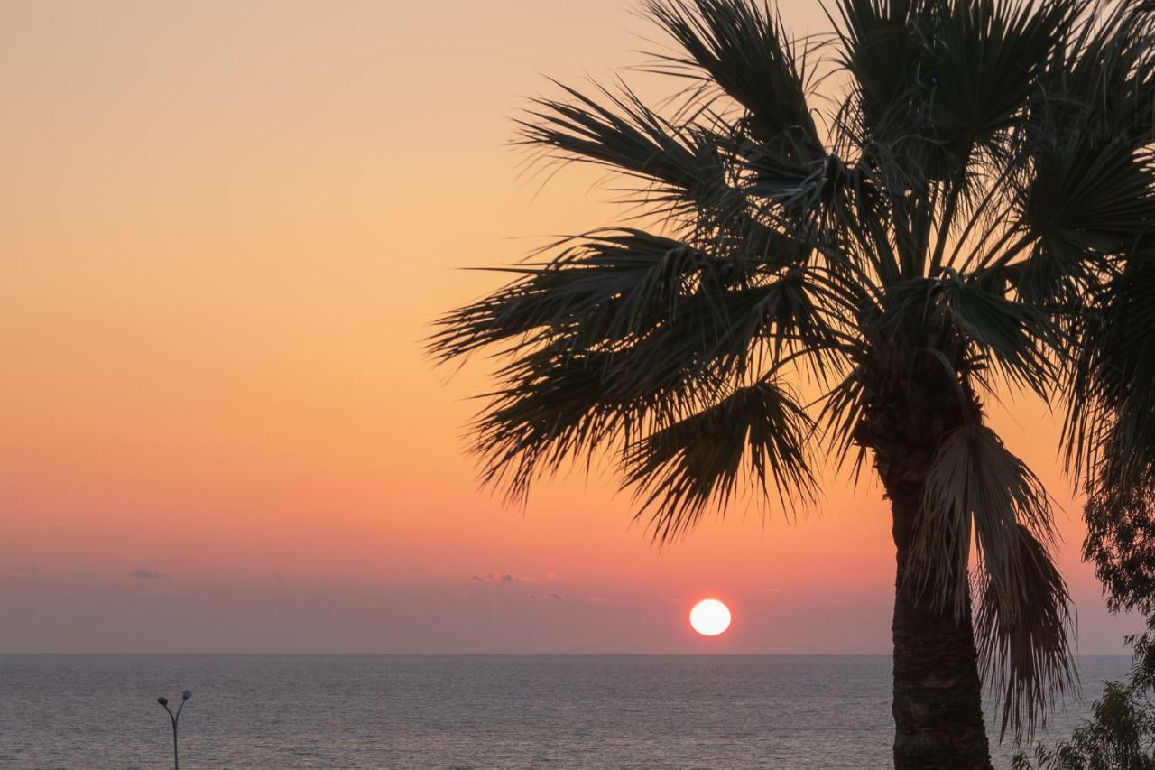 105 Kings Palace - Fabulous 2 Bed, 2 Bath, Large Patio With Garden - Sea Views Paphos Buitenkant foto